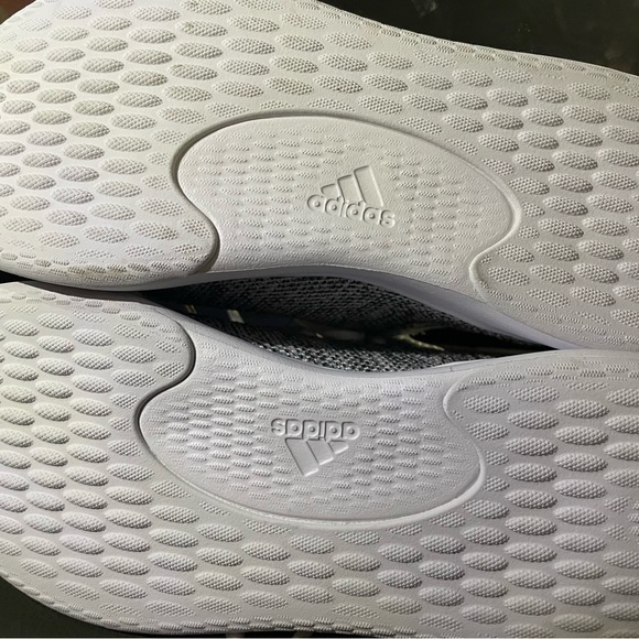 Adidas women’s size 7 - Picture 4 of 4
